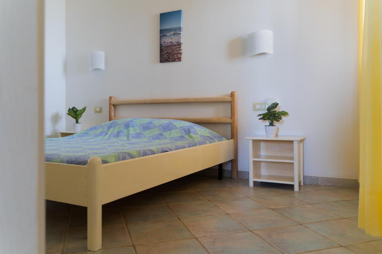 Lovely Beach Front Apartment In Santa Maria Exterior foto